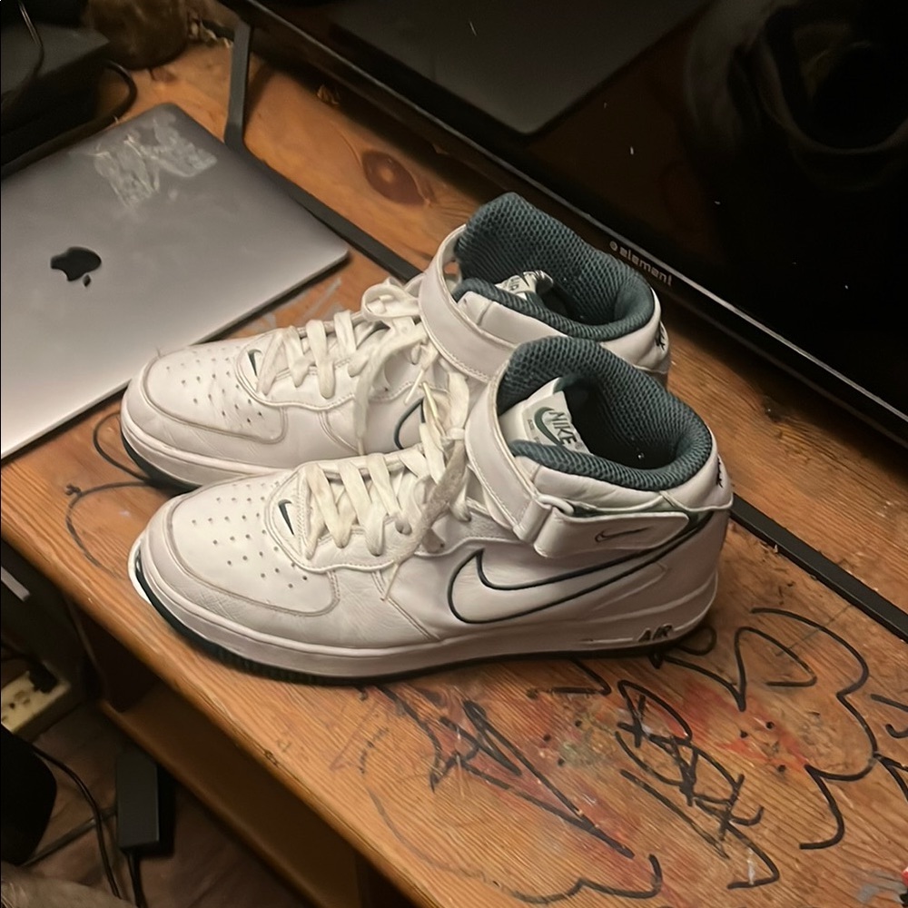 Nike - Air Force One (White and Green)